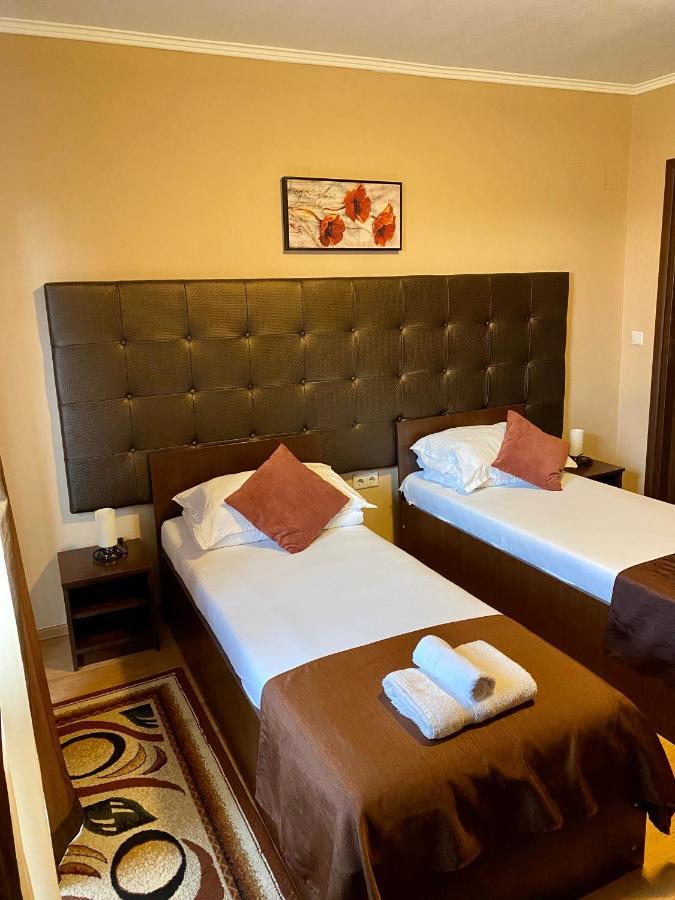 Hanul Lui Bogdan Economy Inn Faget  Exterior photo